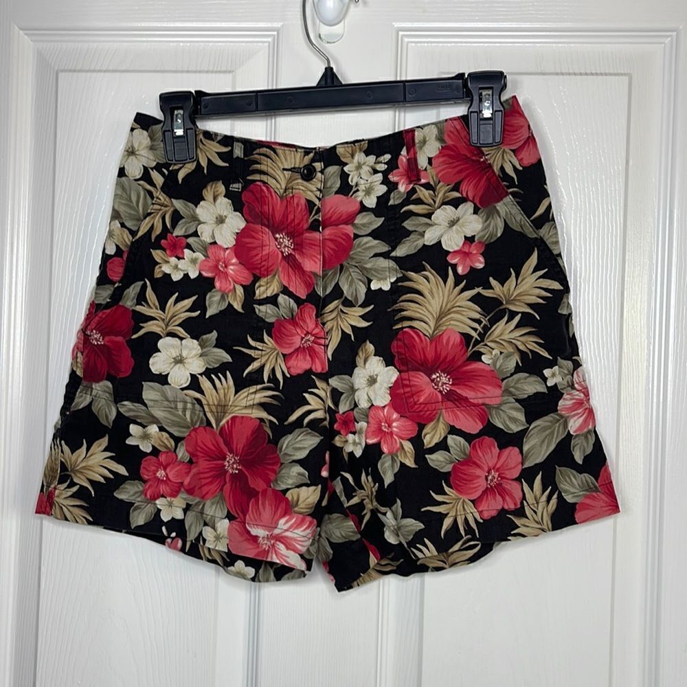 Jones New York sport floral shorts size 4 petite